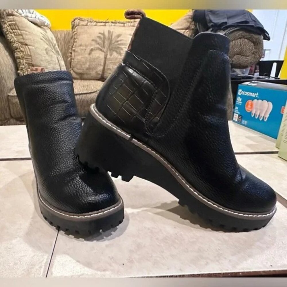 Jessica Carlyle Chelsea boots BRAND NEW Size 10 M